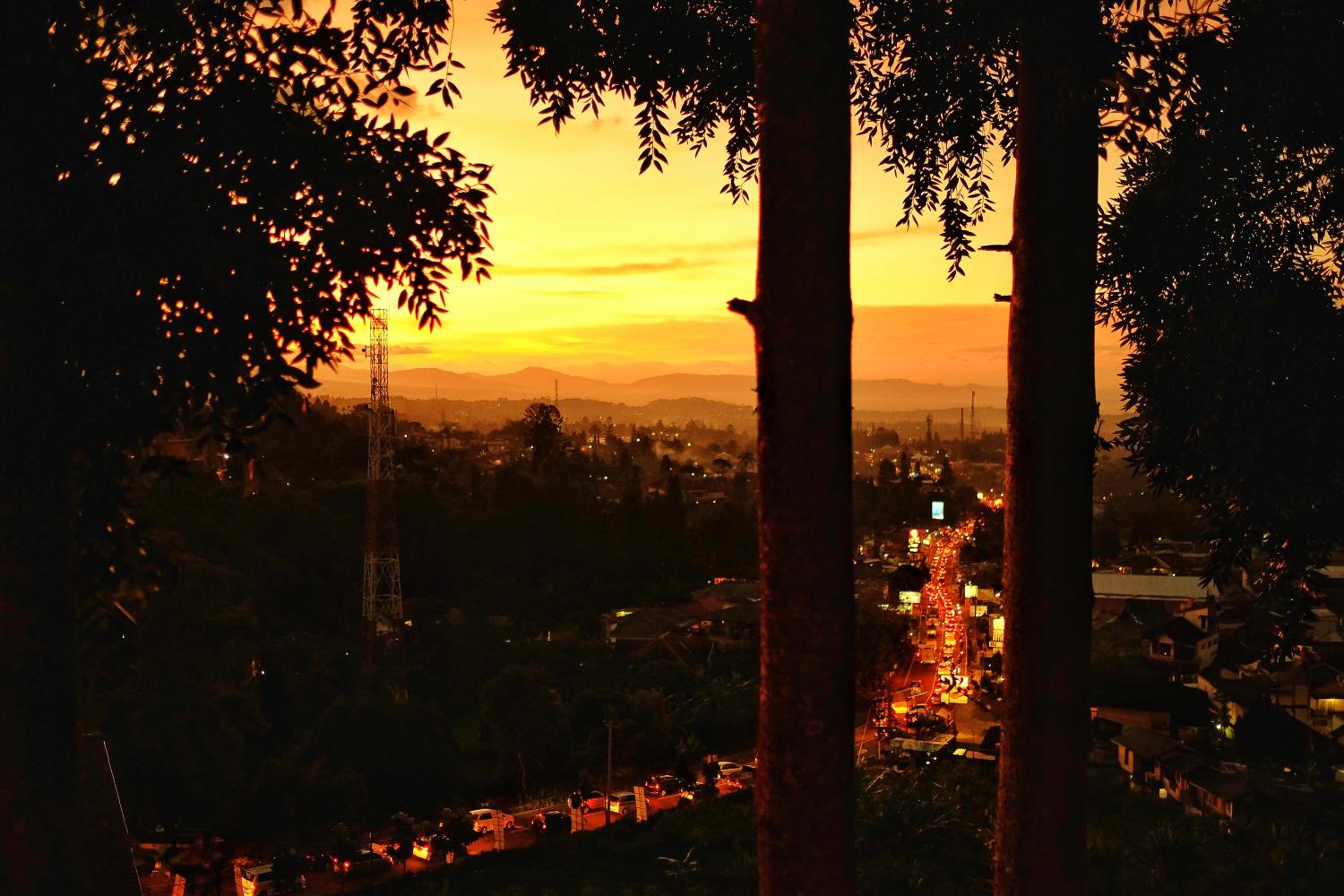 The Grand Hill Bistro Cafe Resort Hotel 51/57
