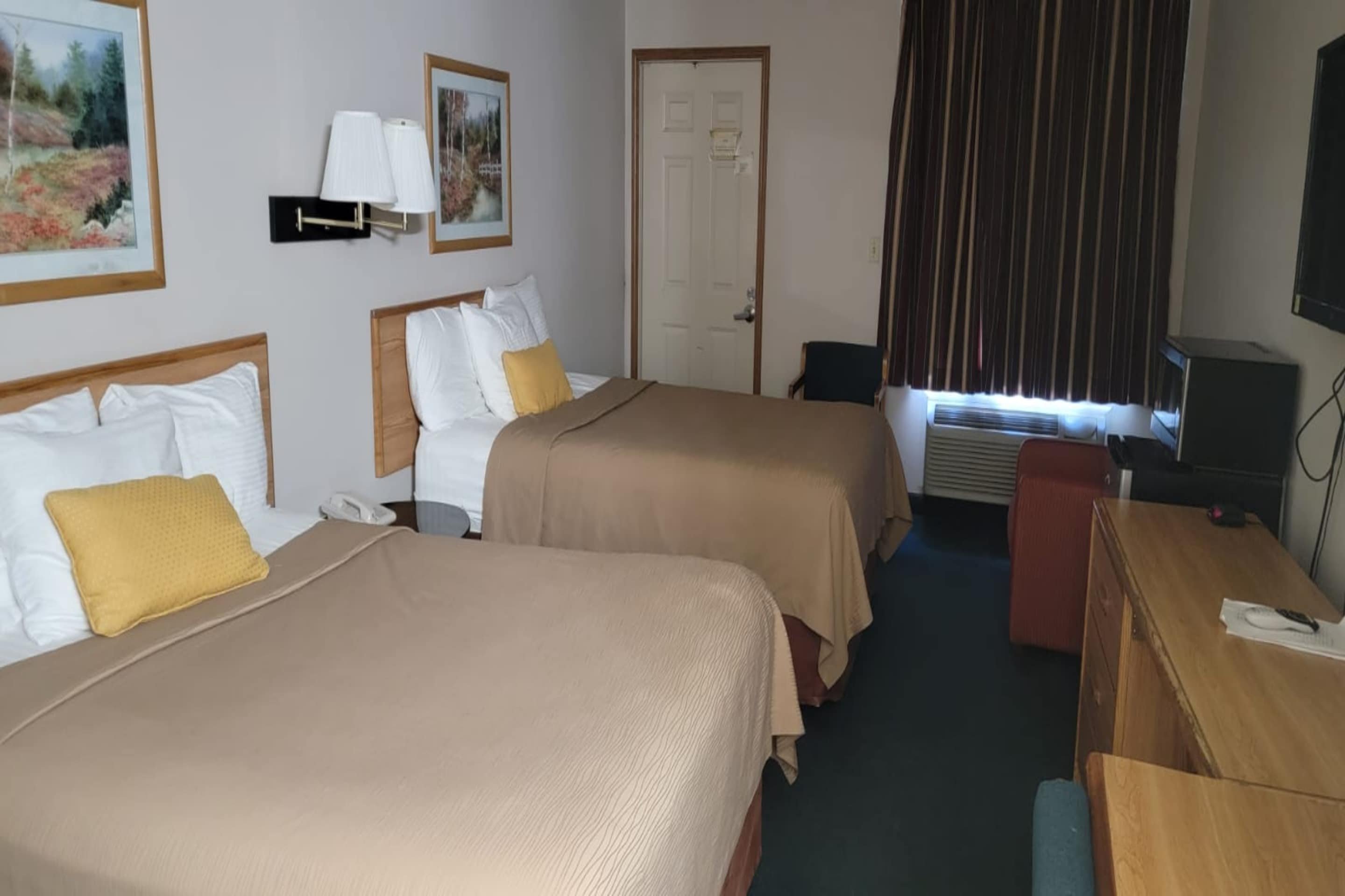 HomeTown Inn By OYO Texhoma, OK 9/50