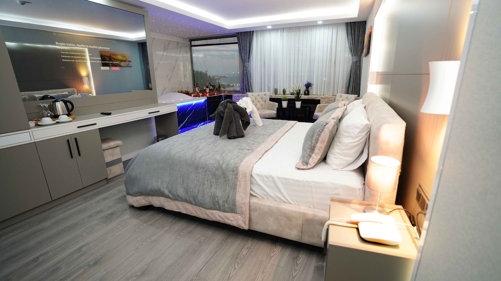 Cevheri S Hotel 17/53