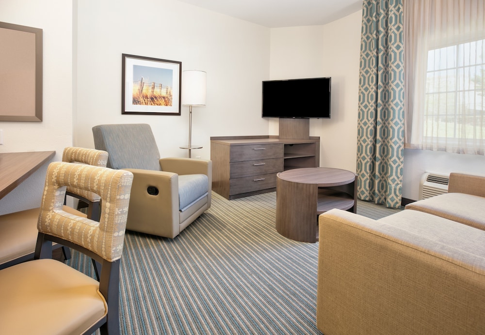 Candlewood Suites DFW South 27/39