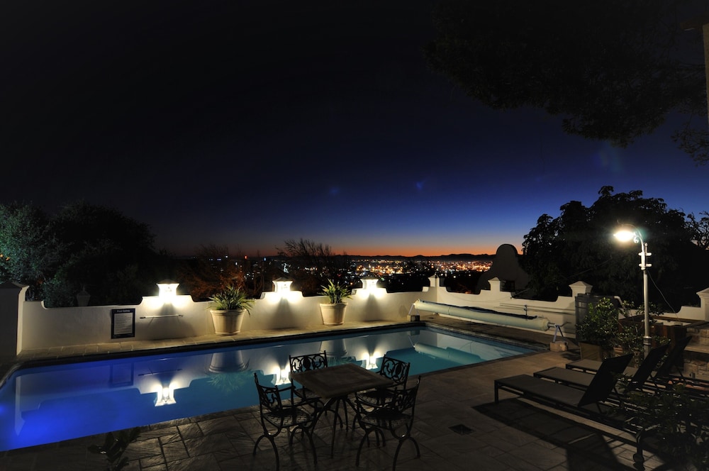 Abbey Manor Luxury Guesthouse 63/70