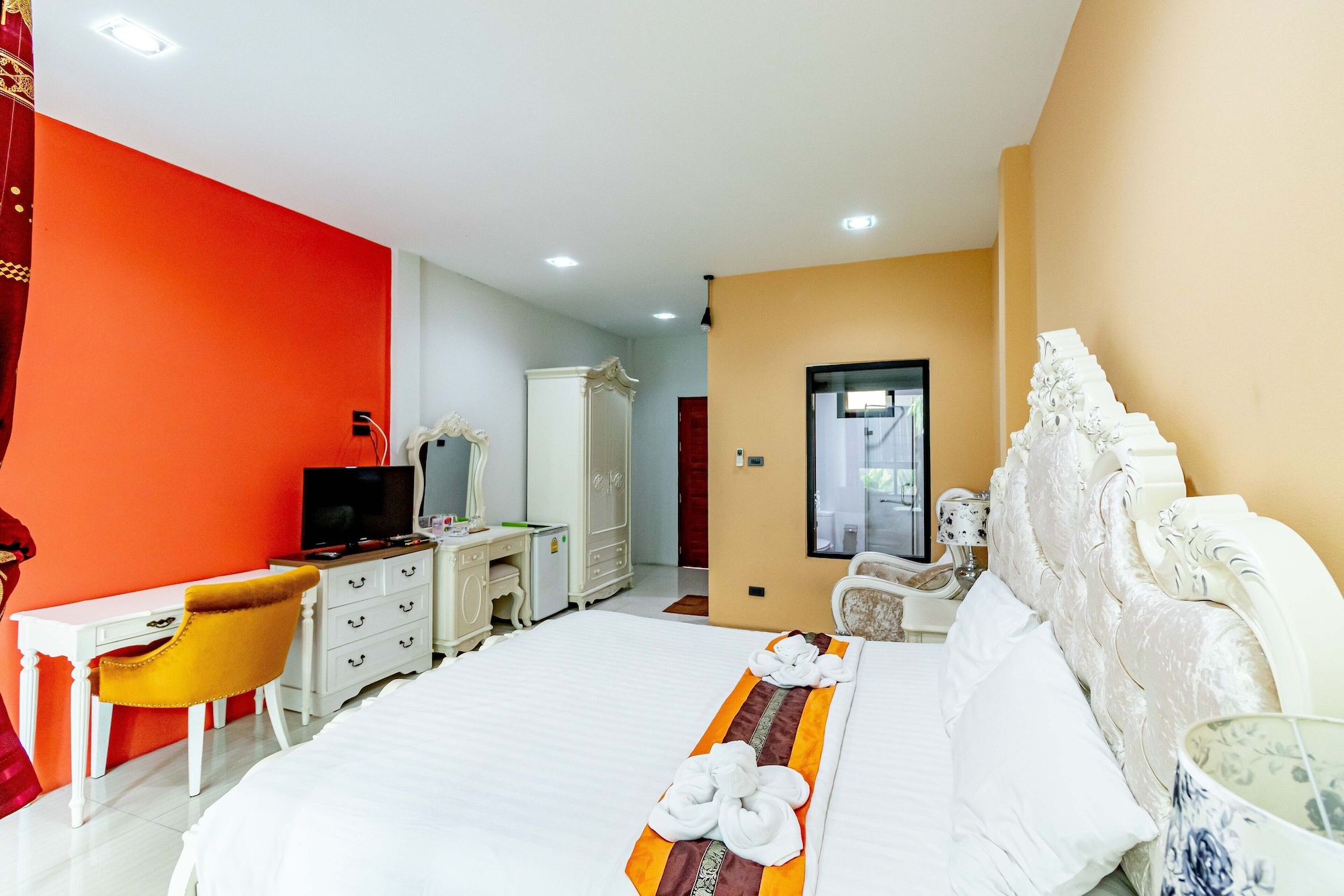 ROOM, DOUBLE BED, POOL VIEW