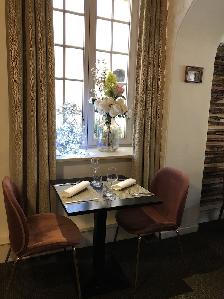 Au Cheval Blanc Hôtel Et Restaurant 35/49