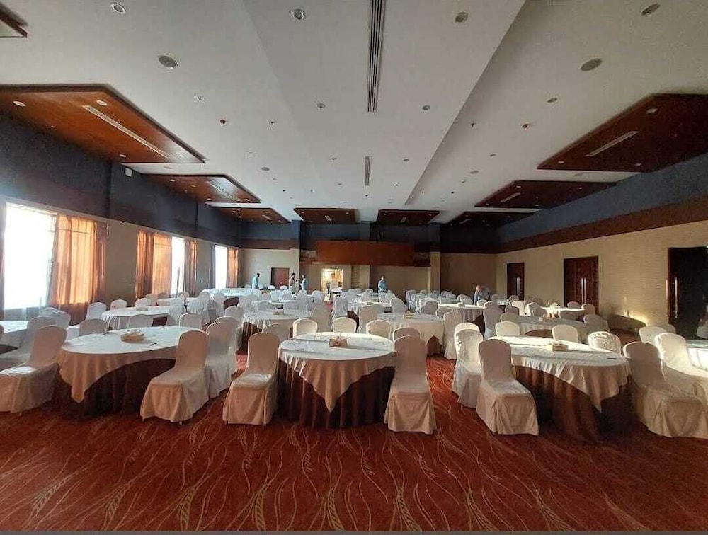 OCEAN PARADISE HOTEL AND RESORT 42/54