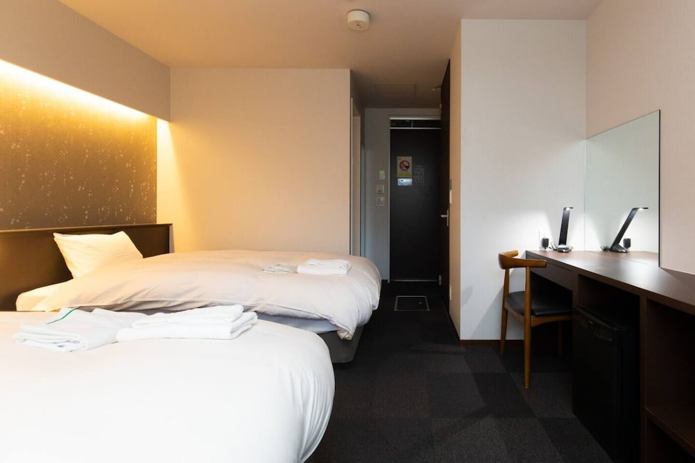 Karasuma Rokujo Hotel 11/40