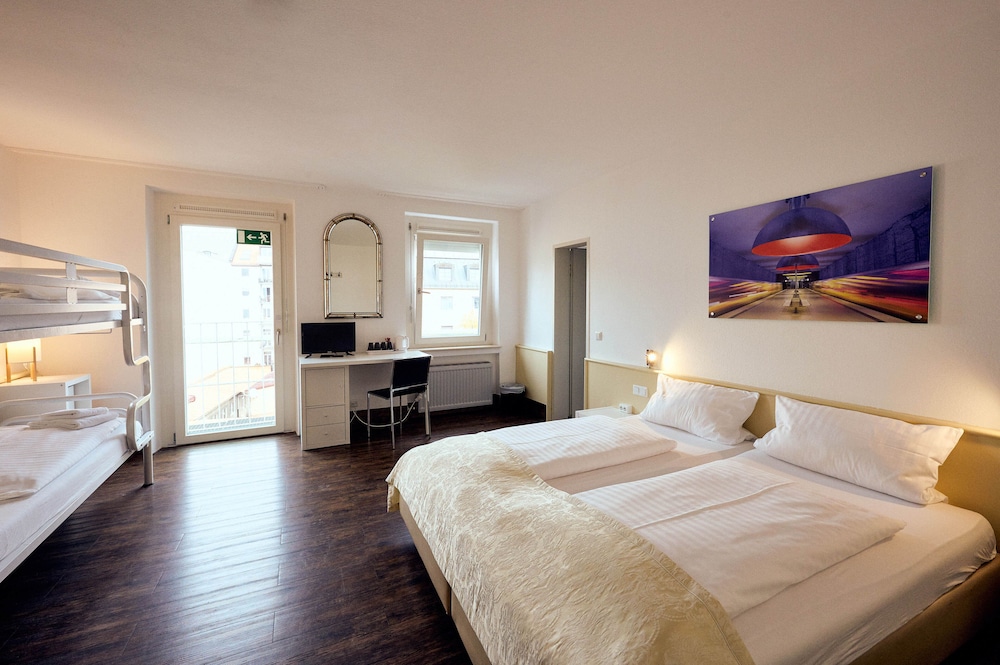 The 4 You Hostel Hotel 20/58