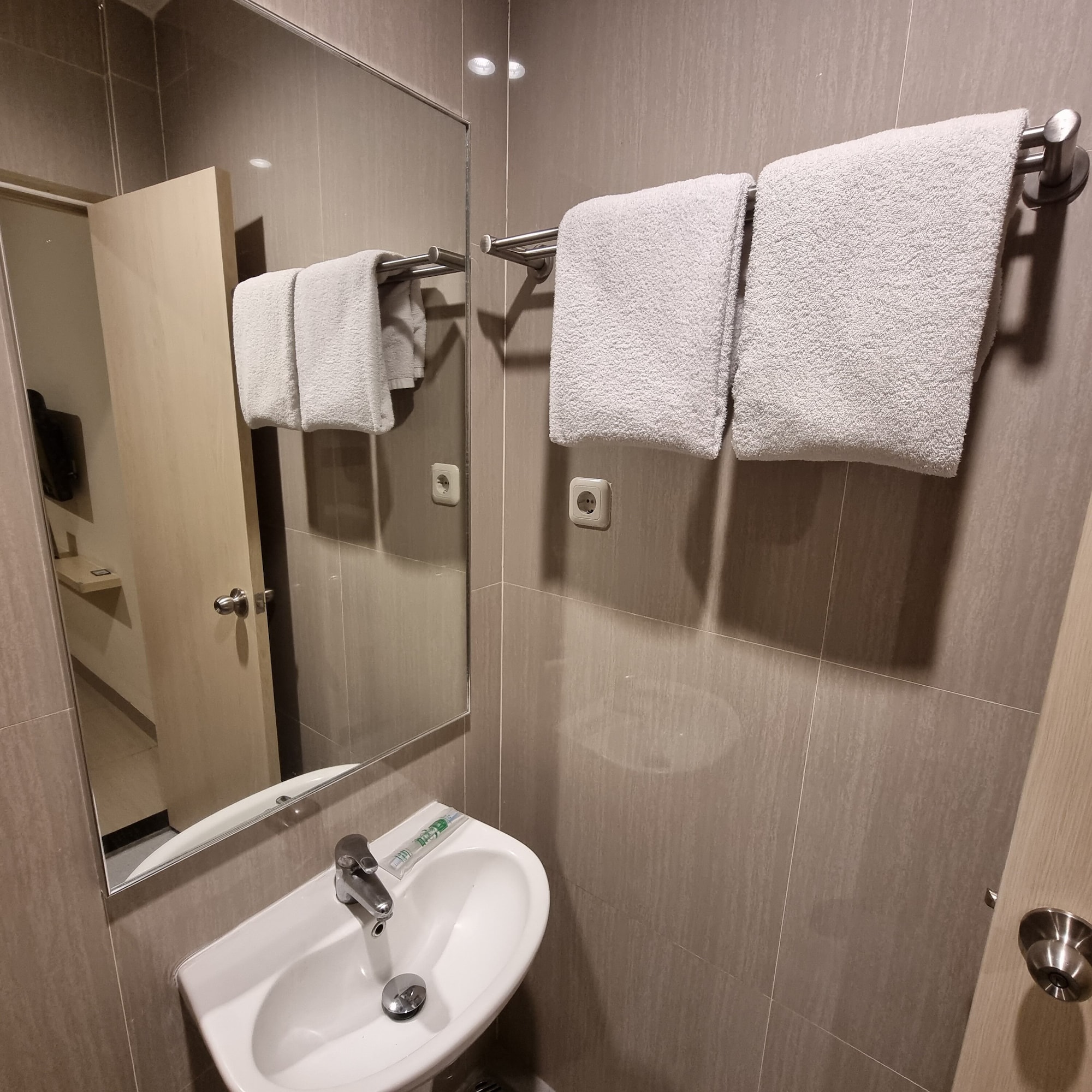 Super, Deluxe, Double Bed، D'Bamboo Suites 8/10