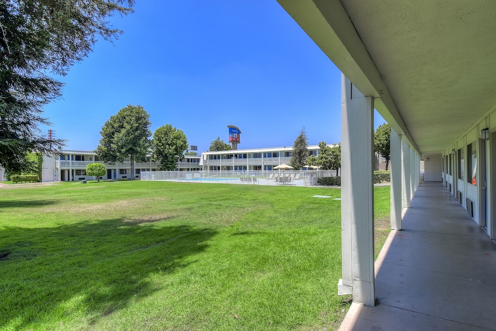 Motel6 Claremont, CA 44/54