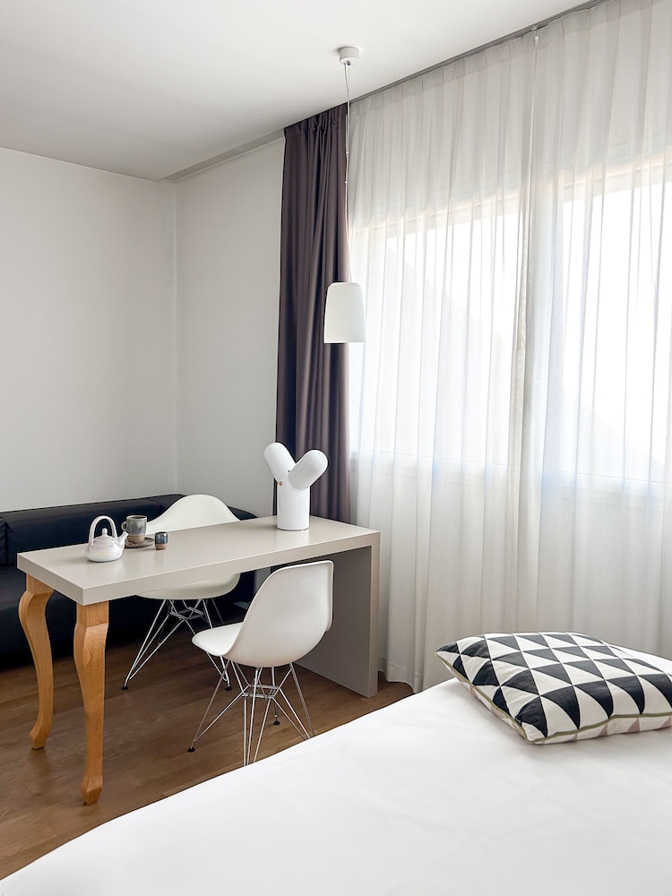 LE NOVE Hotel Ristorante 16/50