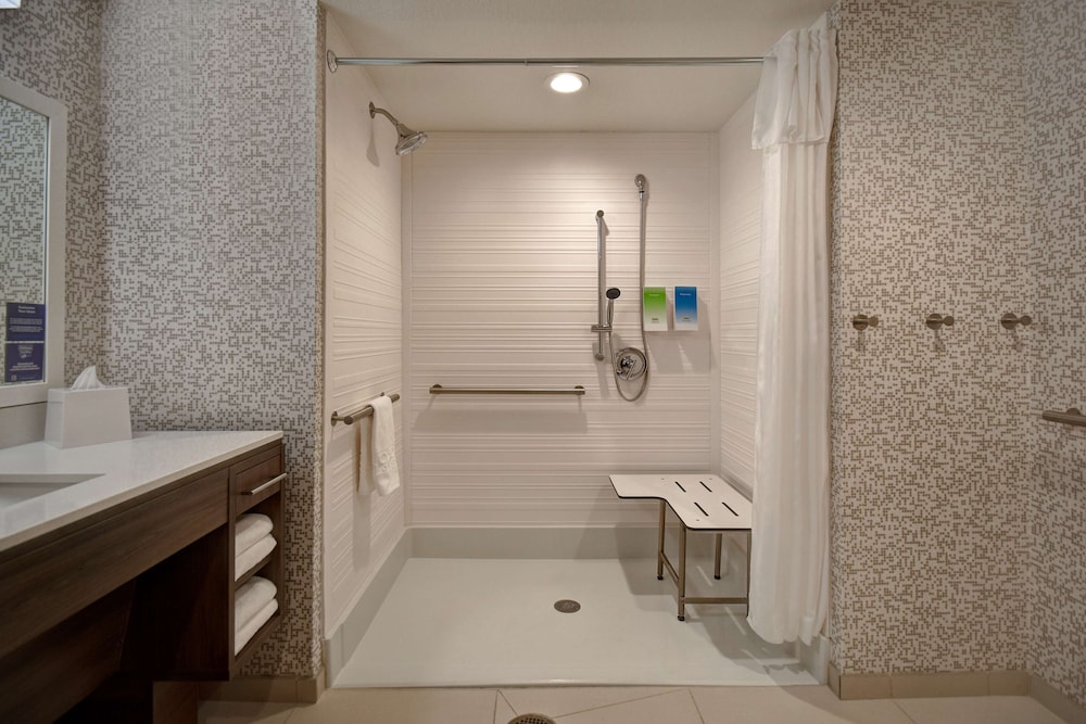 Home2 Suites by Hilton Eau Claire South 16/56