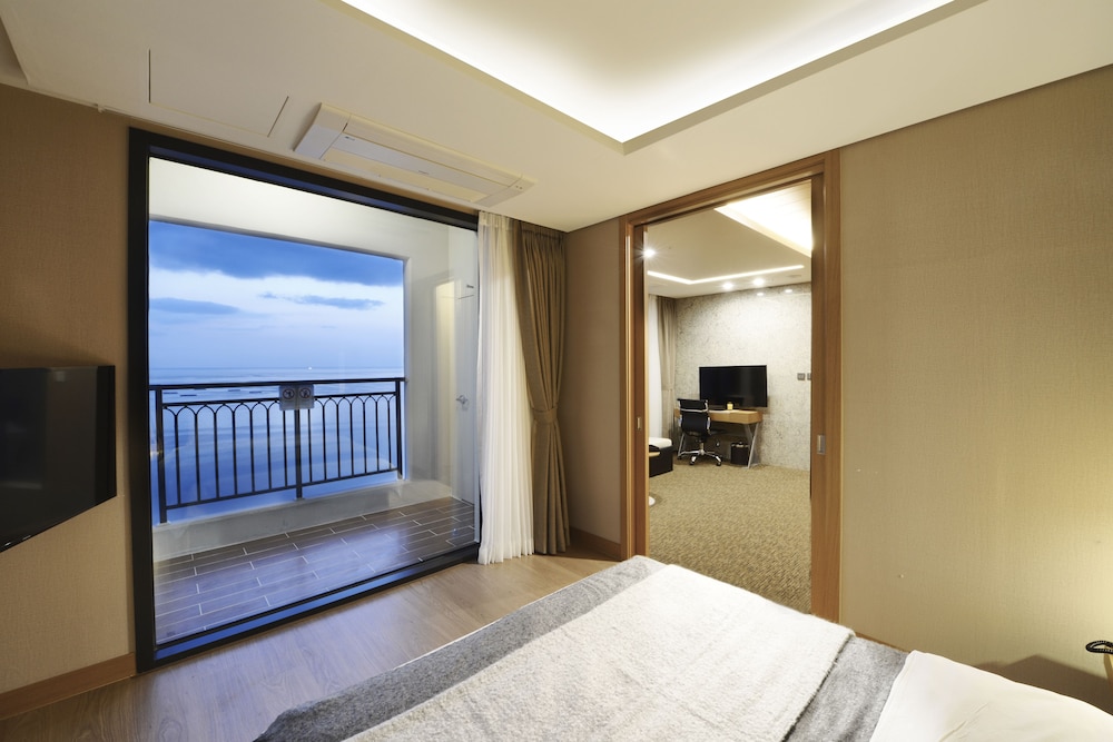 Ramada by Wyndham Gangwon Sokcho 27/34