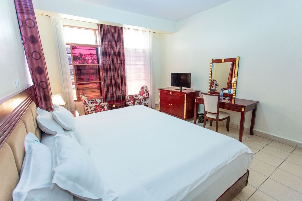EXECUTIVE, KING BED, HILL VIEW