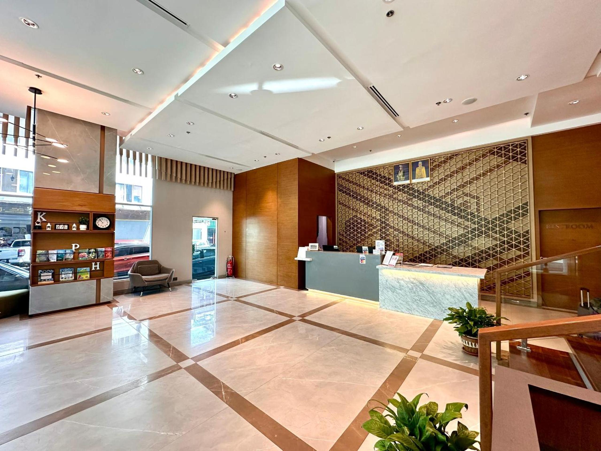 Lobby at King Park Hotel, KOTA KINABALU