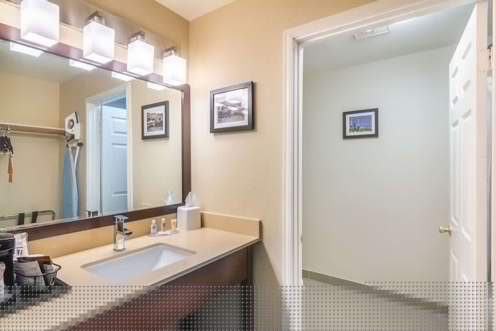 Comfort Inn and Suites Mojave CA 11/46