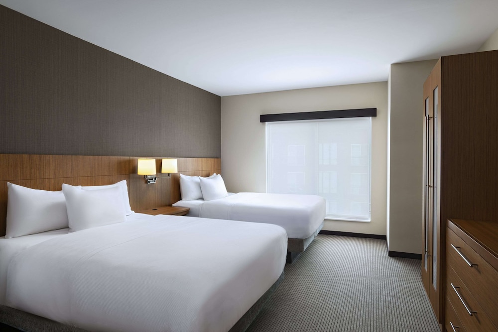 ROOM, 2 QUEEN BEDS, SOFA