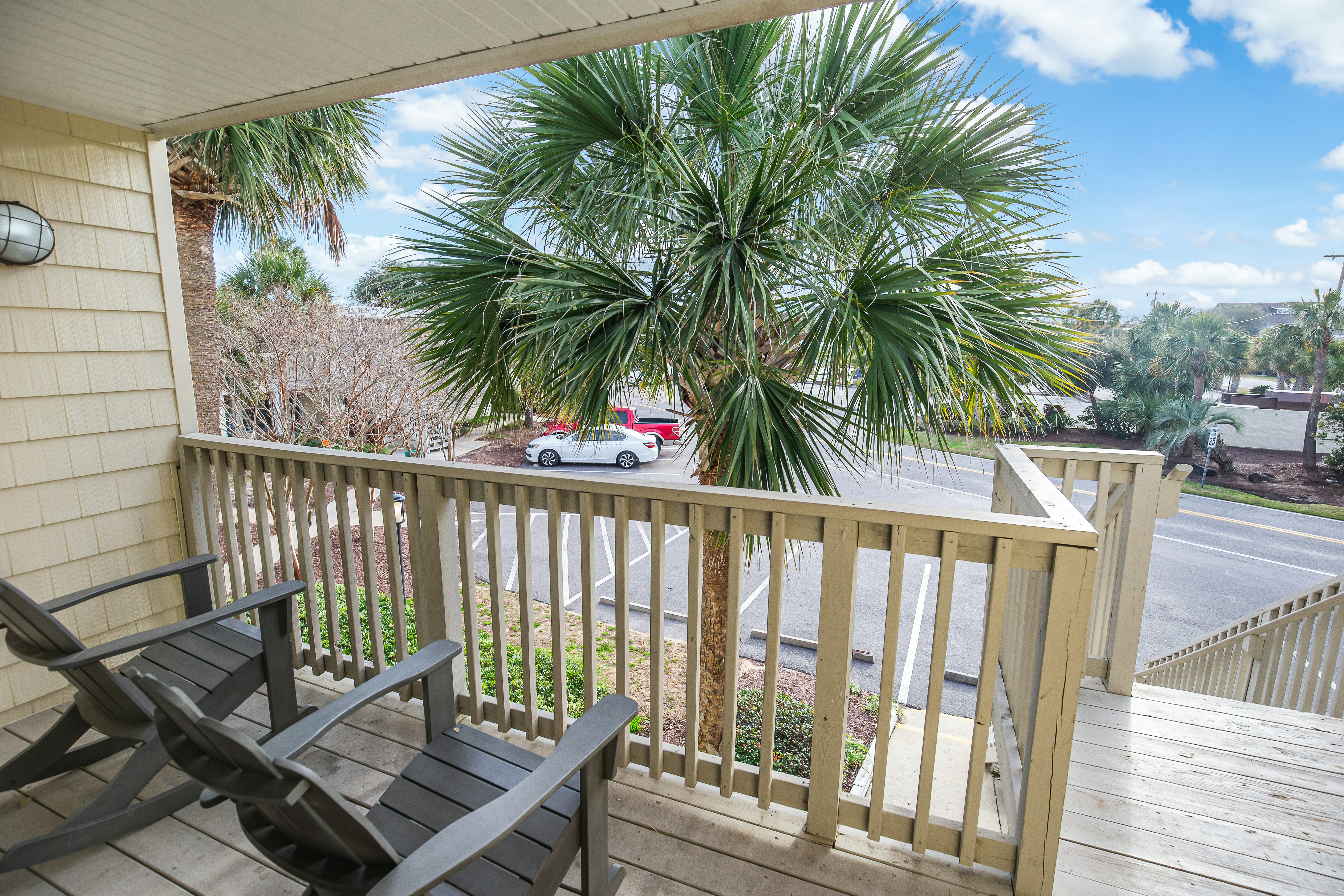 The Oceanfront Litchfield Inn 59/75