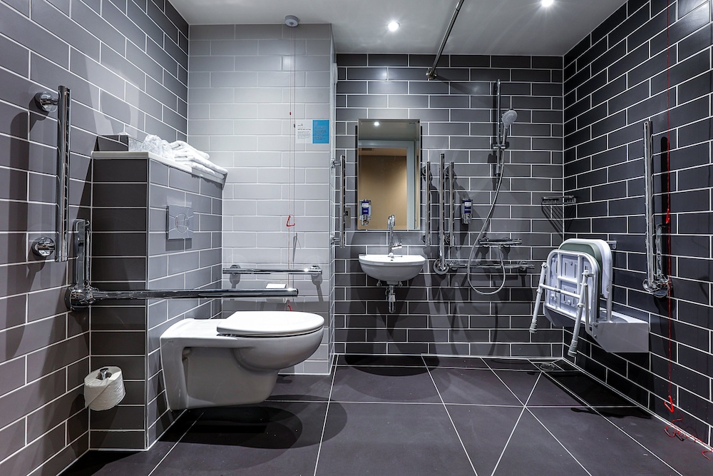 Holiday Inn Express Bicester 12/49
