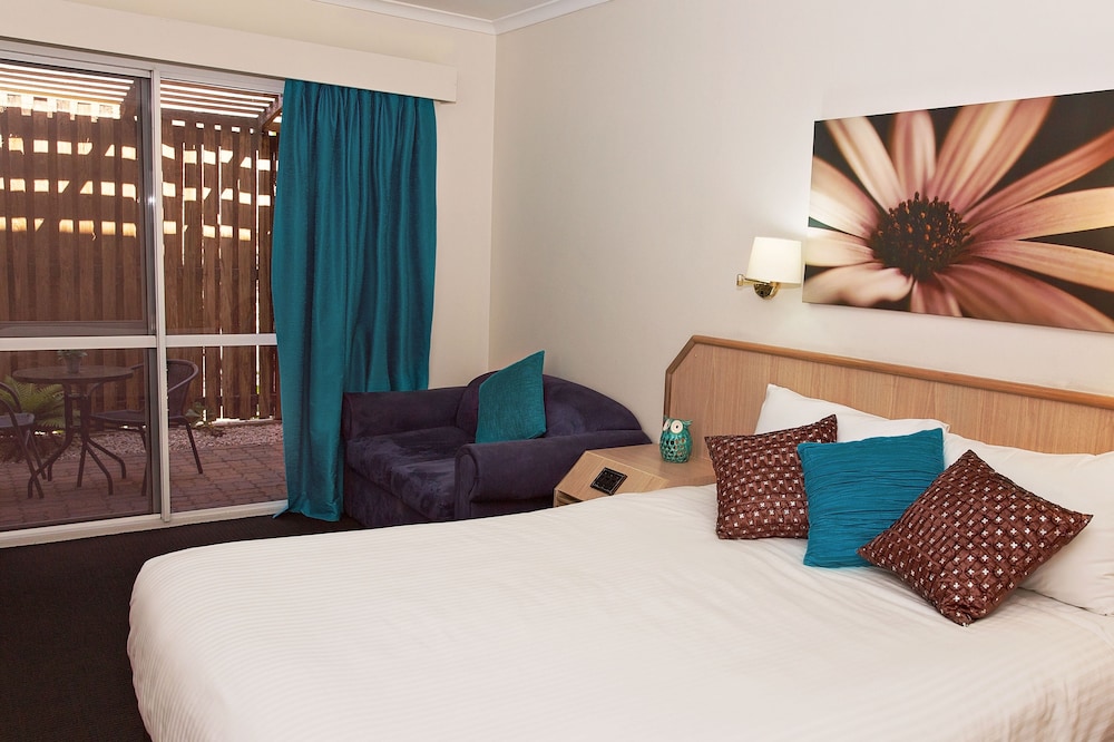 White Lace Motor Inn 23/67