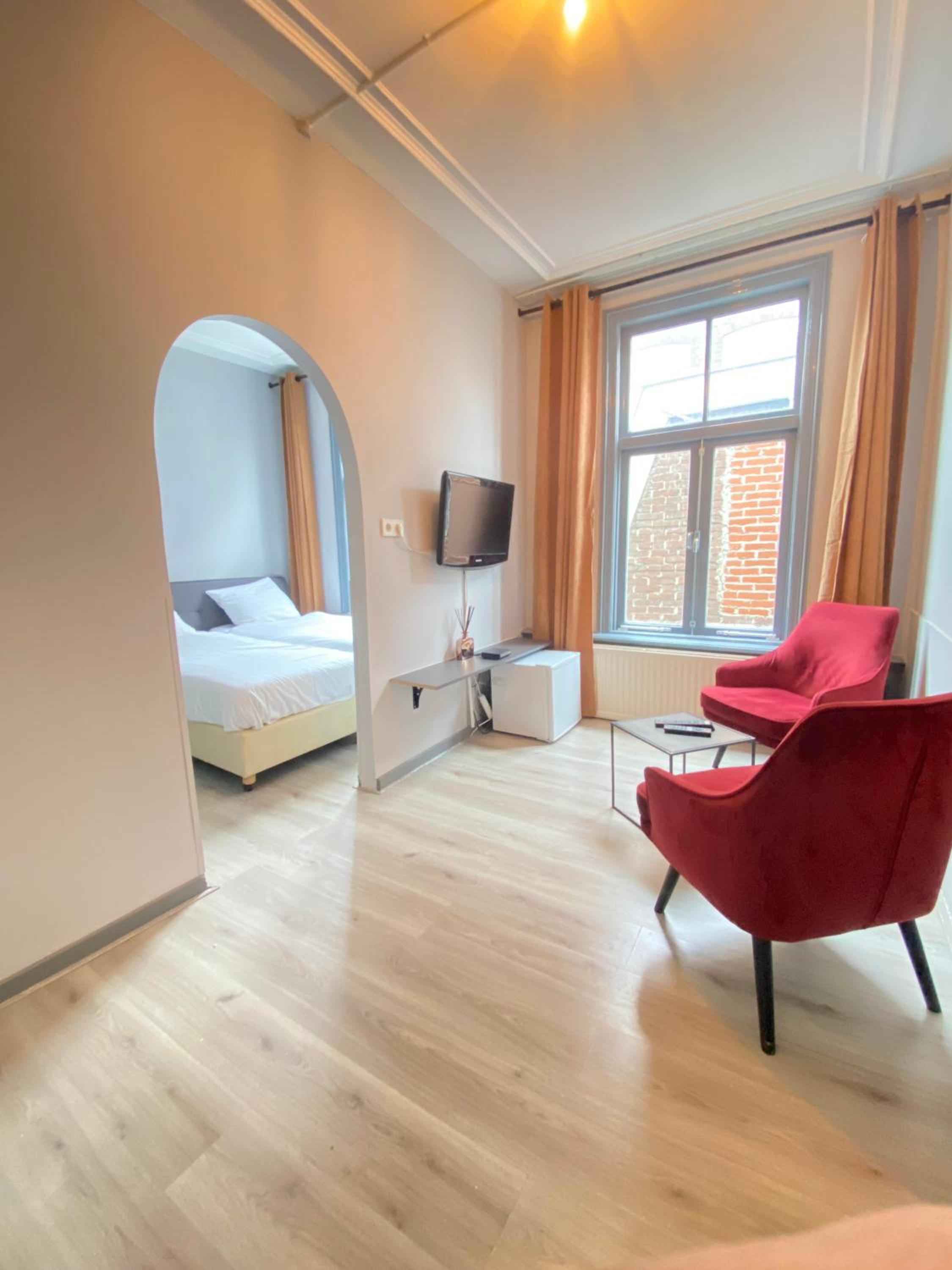Hotel La Noire - Delft City Centre 9/25