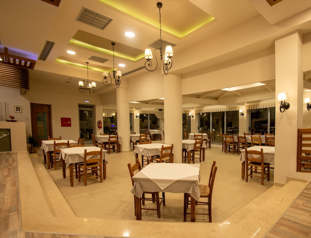 Polyrizos Hotel 14/24