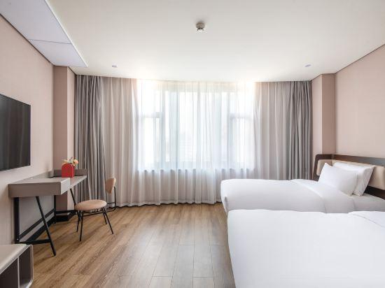 HanTing Hotel (Kunming Nanping Pedestrian Street Wangfujing) 8/12