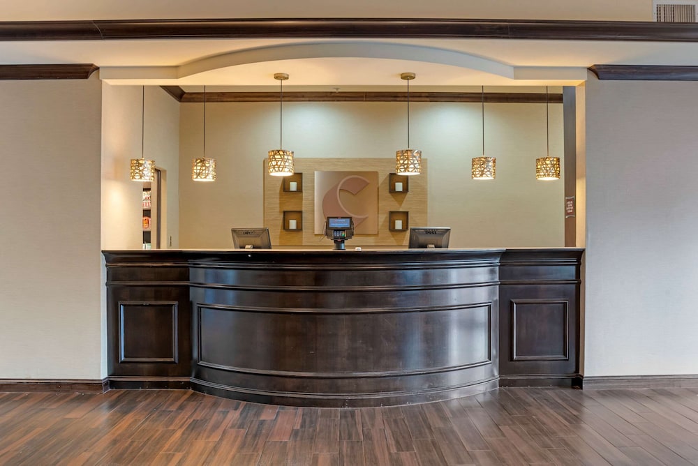 Comfort Suites Alexandria North 12/36