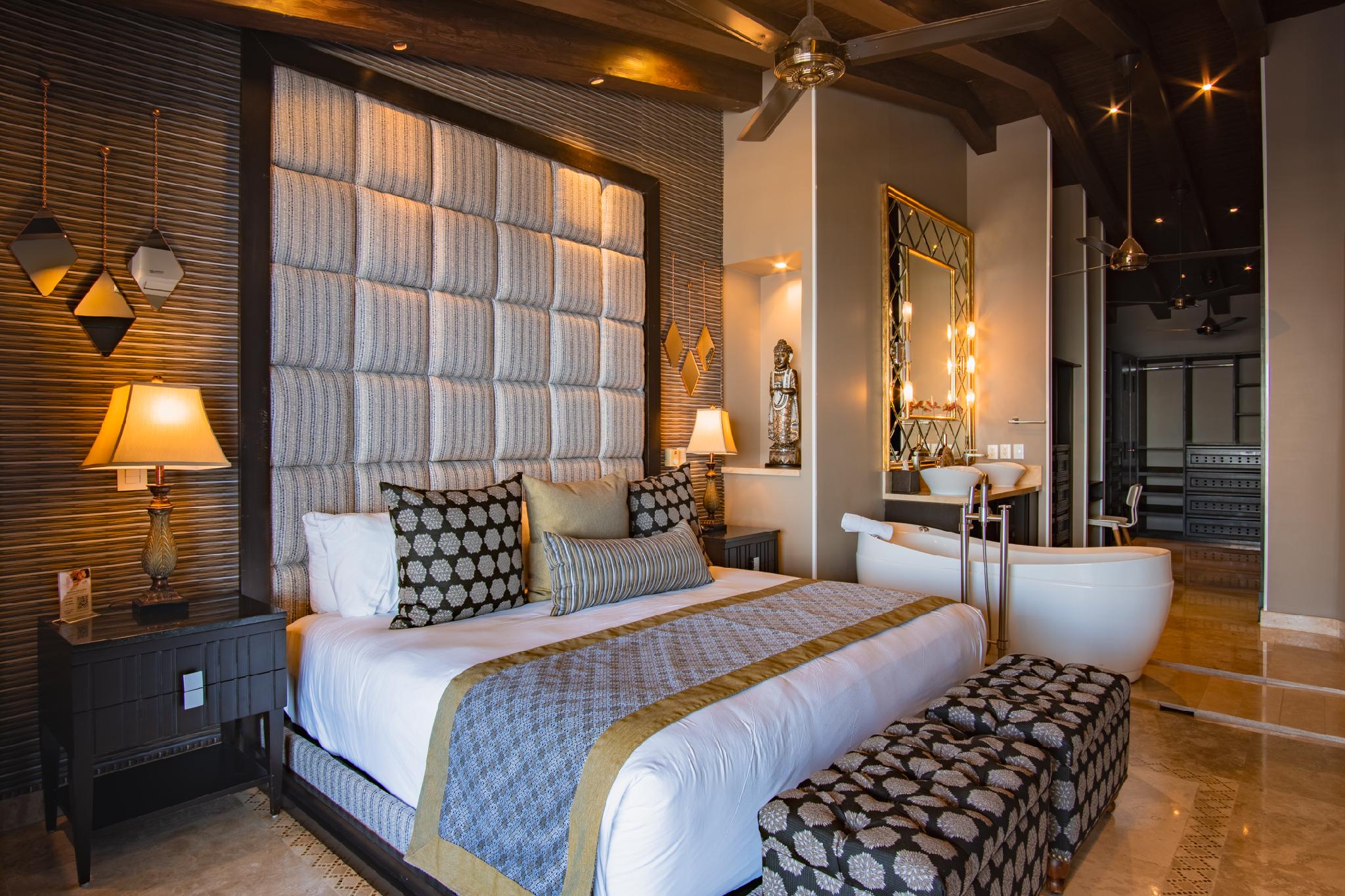 Presidential, Penthouse, 3 Beds, 3 Bathrooms, Corner