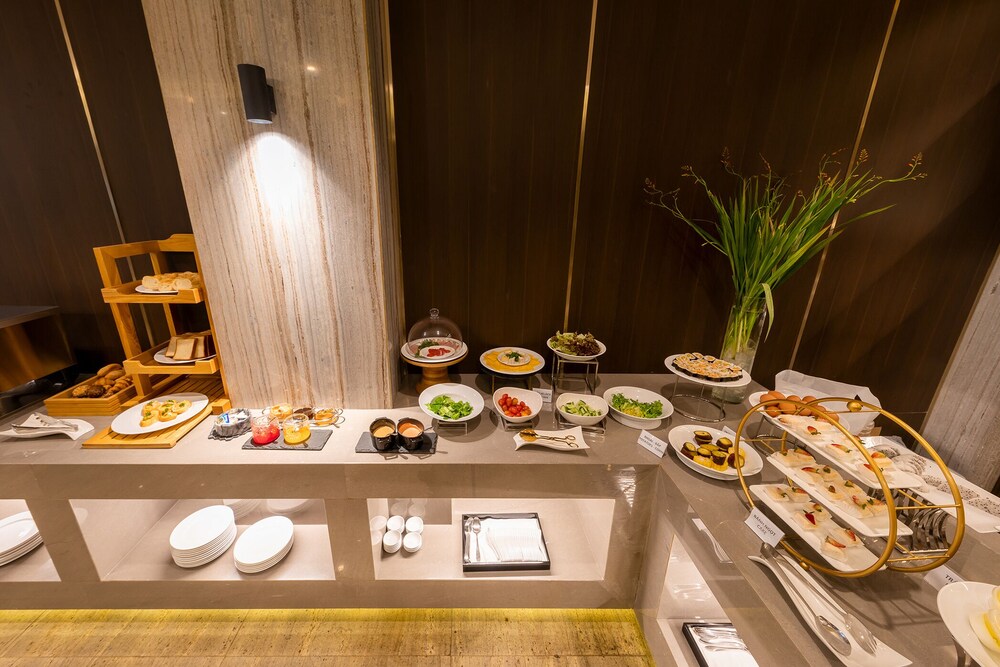 Nhat Ha Lavish Hotel 40/40