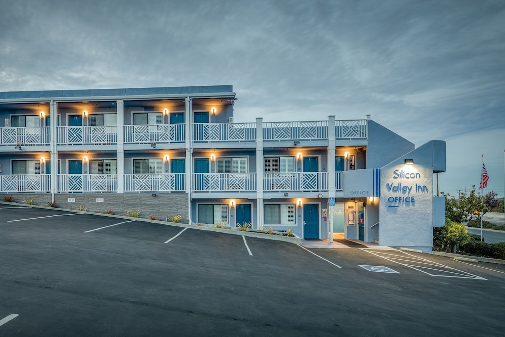 Hillside Lodge 4/43