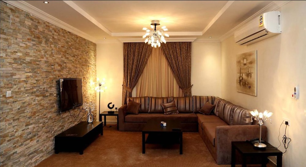 Loren Suites Al Salamah 29/50
