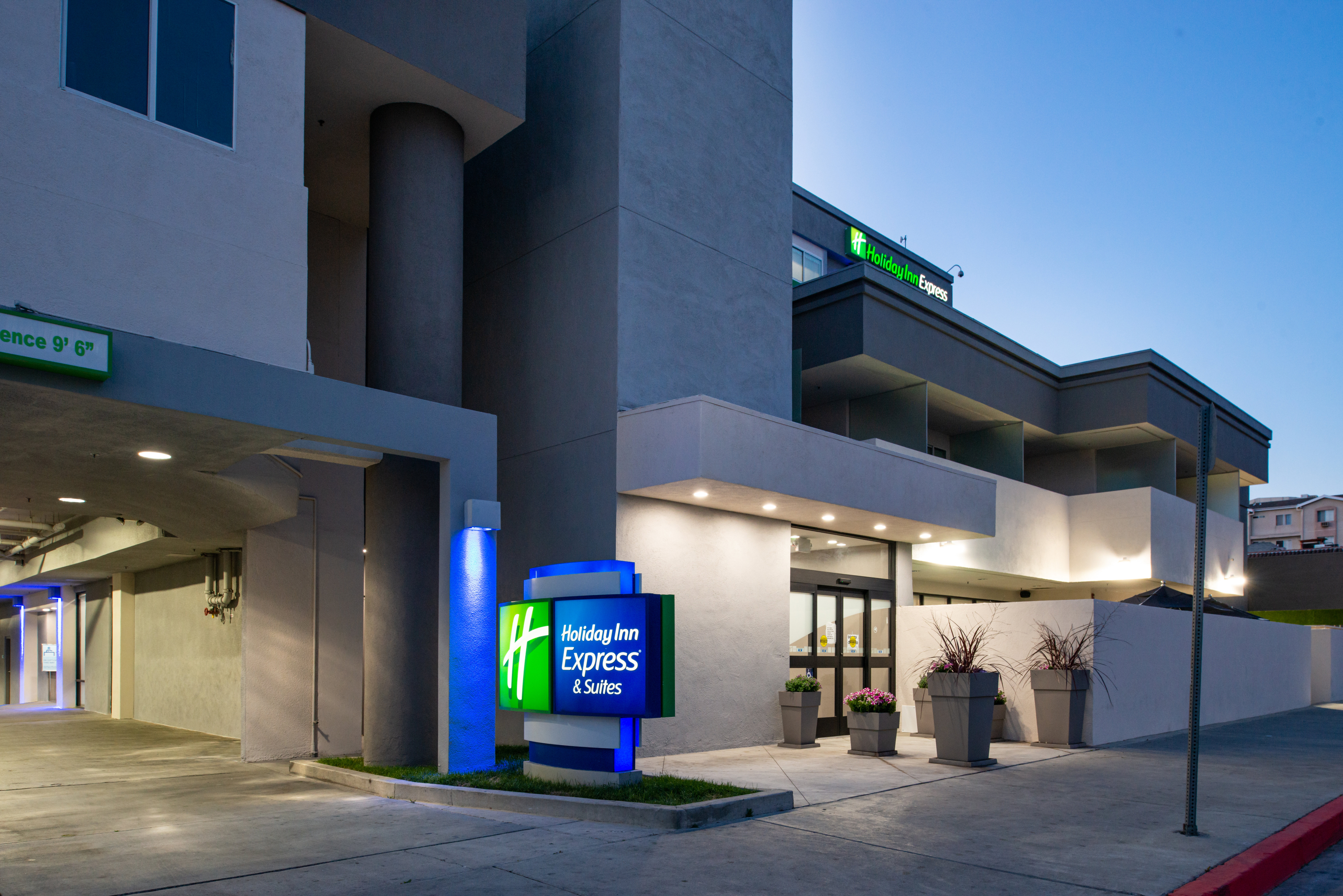 Holiday Inn Express Hotel And Suites Los Angeles Downtown West 53/55