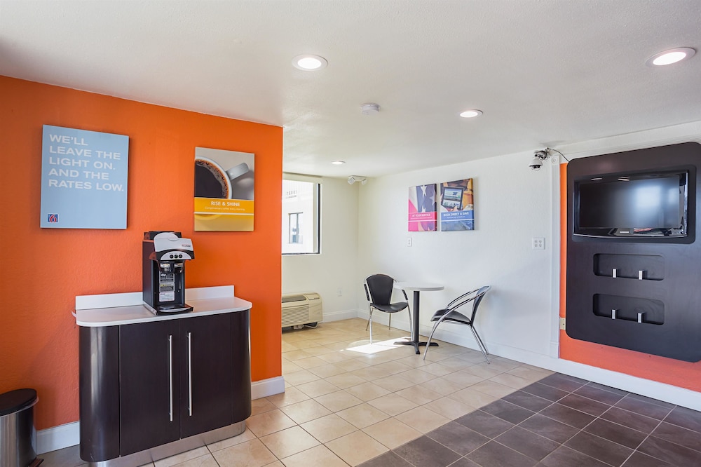 Motel6 Jackson, MS 42/61