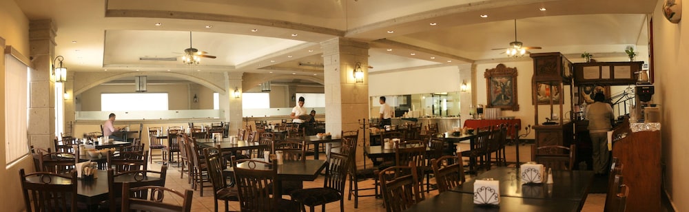 Hotel El Camino Inn and Suites 31/50