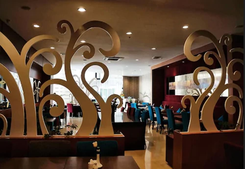 ROYAL SUITE CONDOTEL 22/26