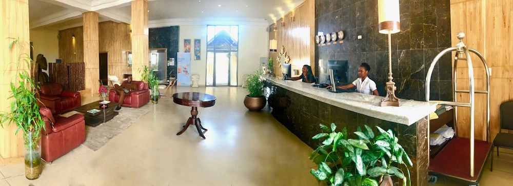Bella Casa Hotel 8/50