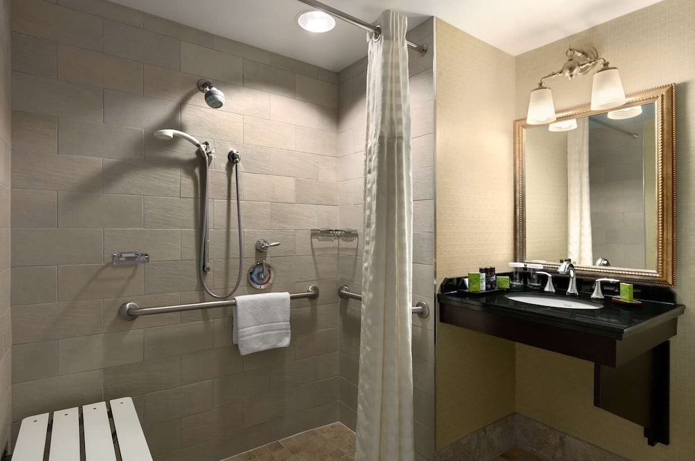 Embassy Suites By Hilton Washington Dc Chevy Chase Pavilion 24/80