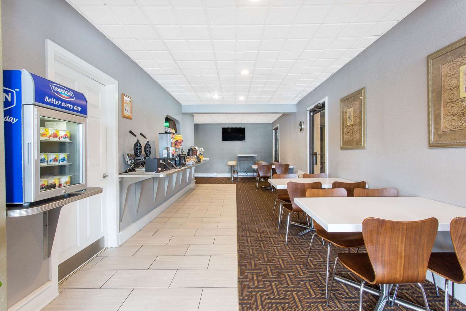 Super 8 by Wyndham Wytheville 7/10
