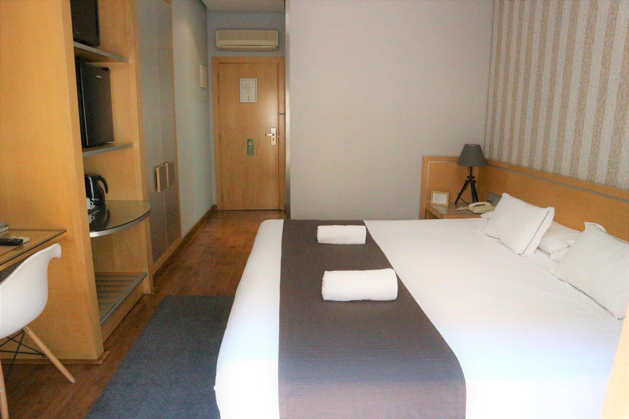 STANDARD, DOUBLE OR TWIN BED