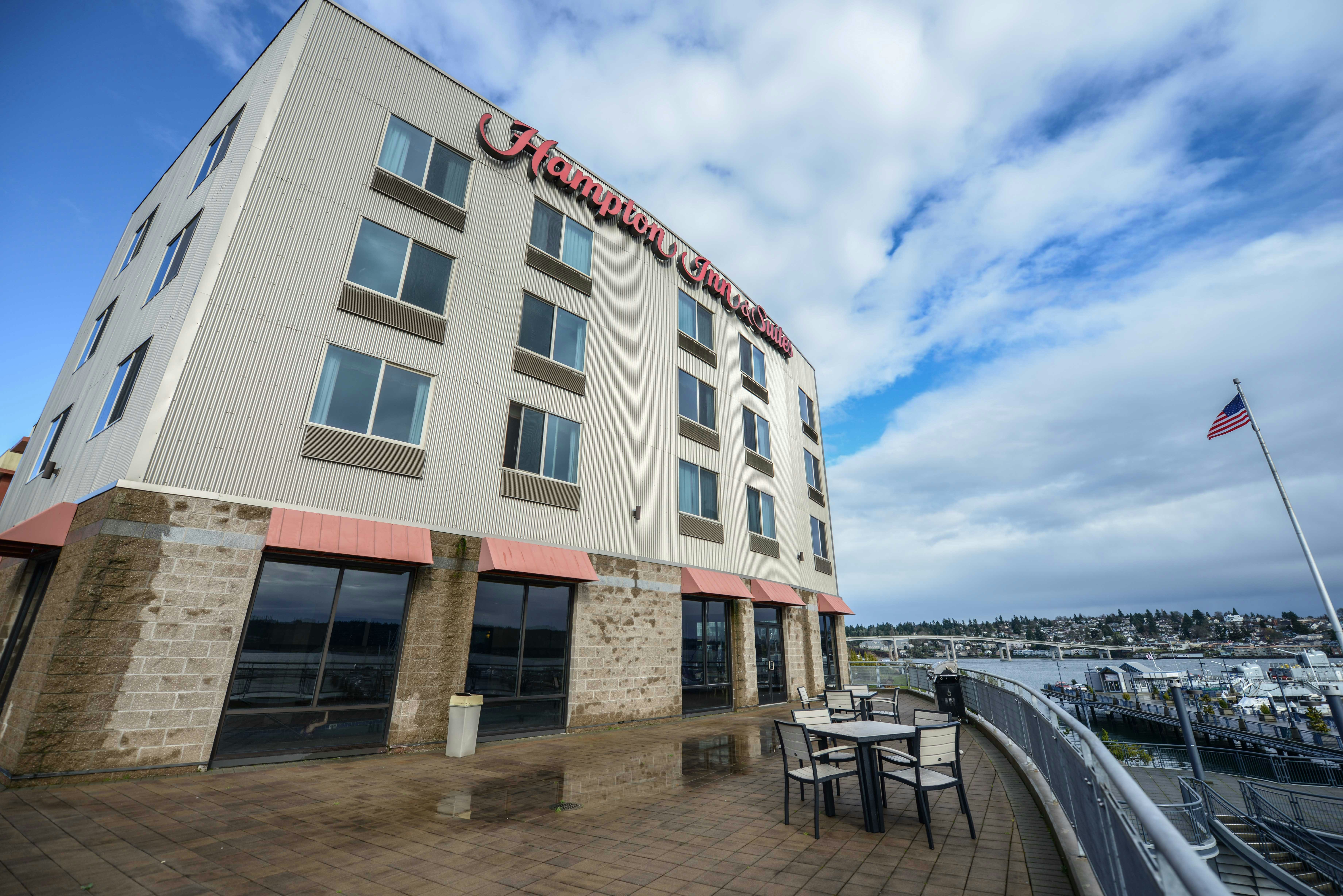 Hampton Inn Suites Bremerton in BREMERTON - WA