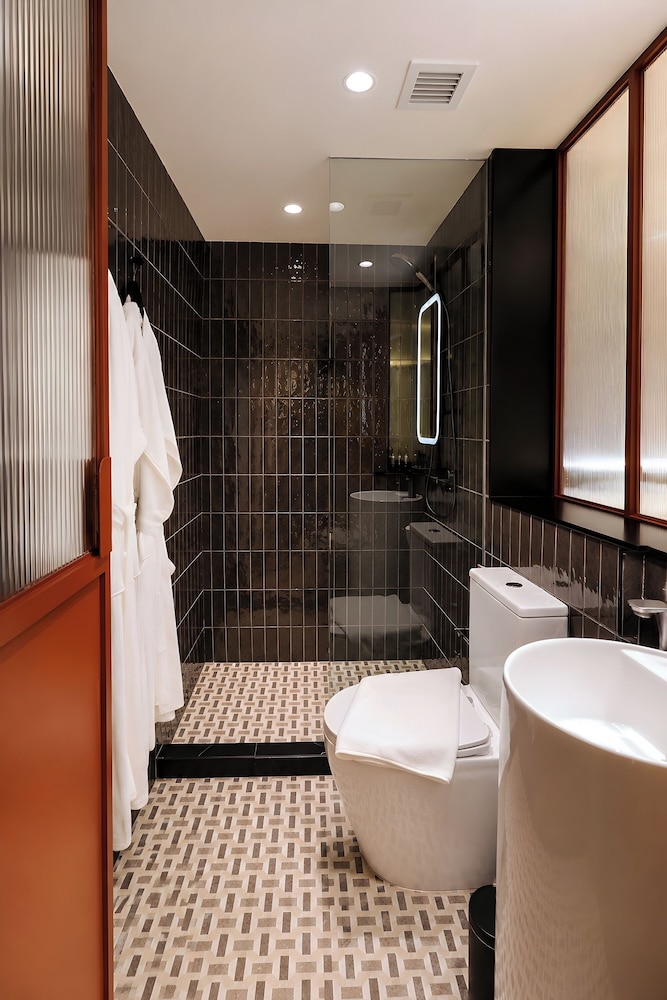 Link Hotel Singapore 45/49