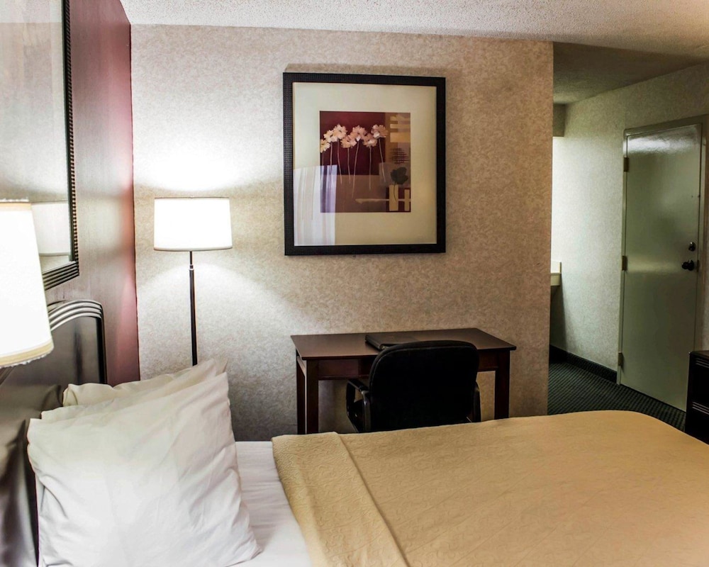 Quality Inn Roanoke Rapids 15/25