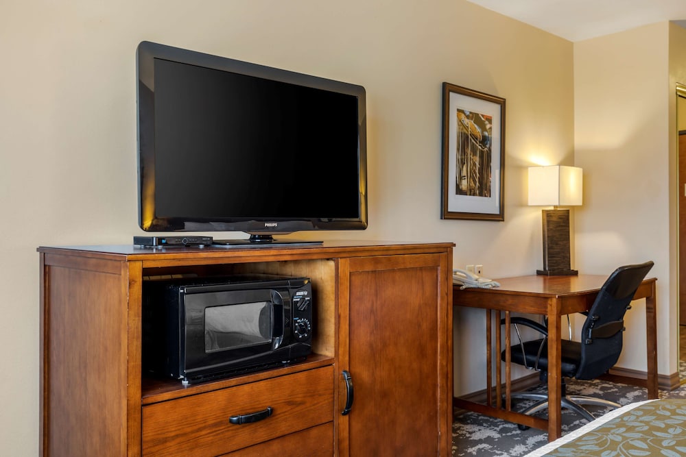 Best Western Plus Red River Inn 35/37