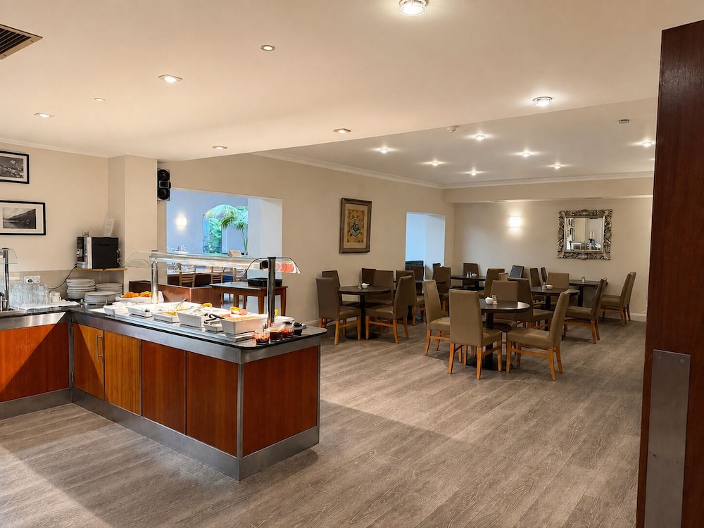 Wilton Hotel Bray 52/69