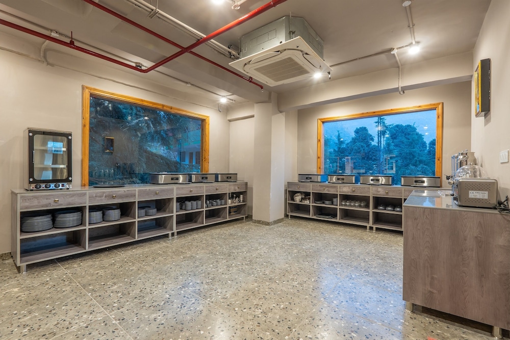 Mastiff Select Mandavya Dharamkot, McLeodganj 48/61