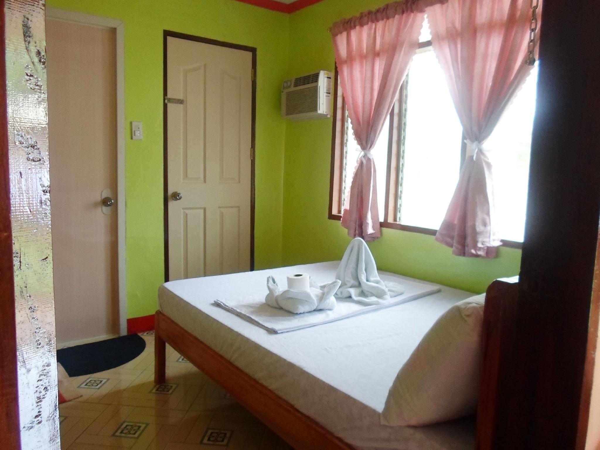 Amos Digue Pension House 15/33