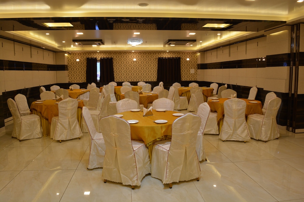 The Avr Hotels & Banquets 27/36