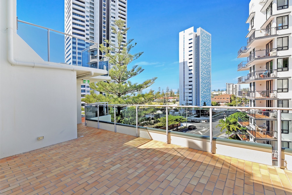 BEST WESTERN BROADBEACH TRAVEL INN APARTMENTS 59/70