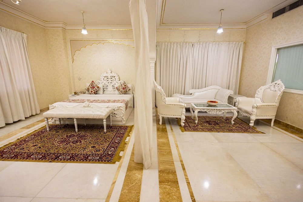 Welcomheritage Traditional Haveli 19/43