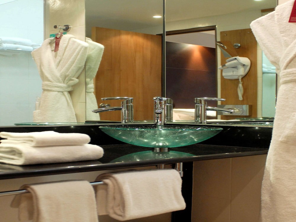 Mercure Caen Centre Port de Plaisance 62/75