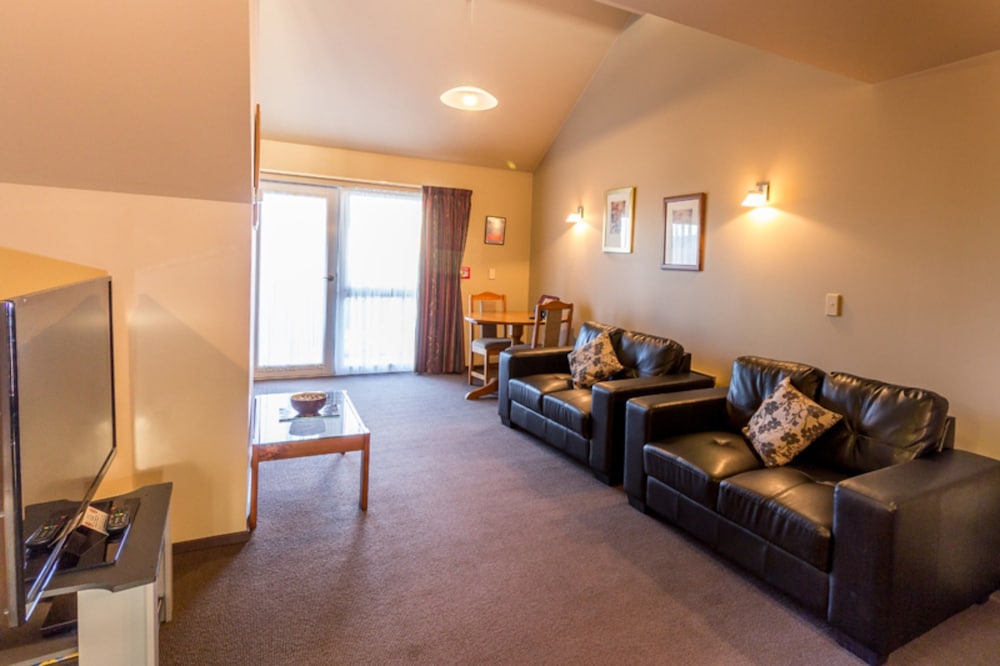 Balmoral Lodge Motel 32/59